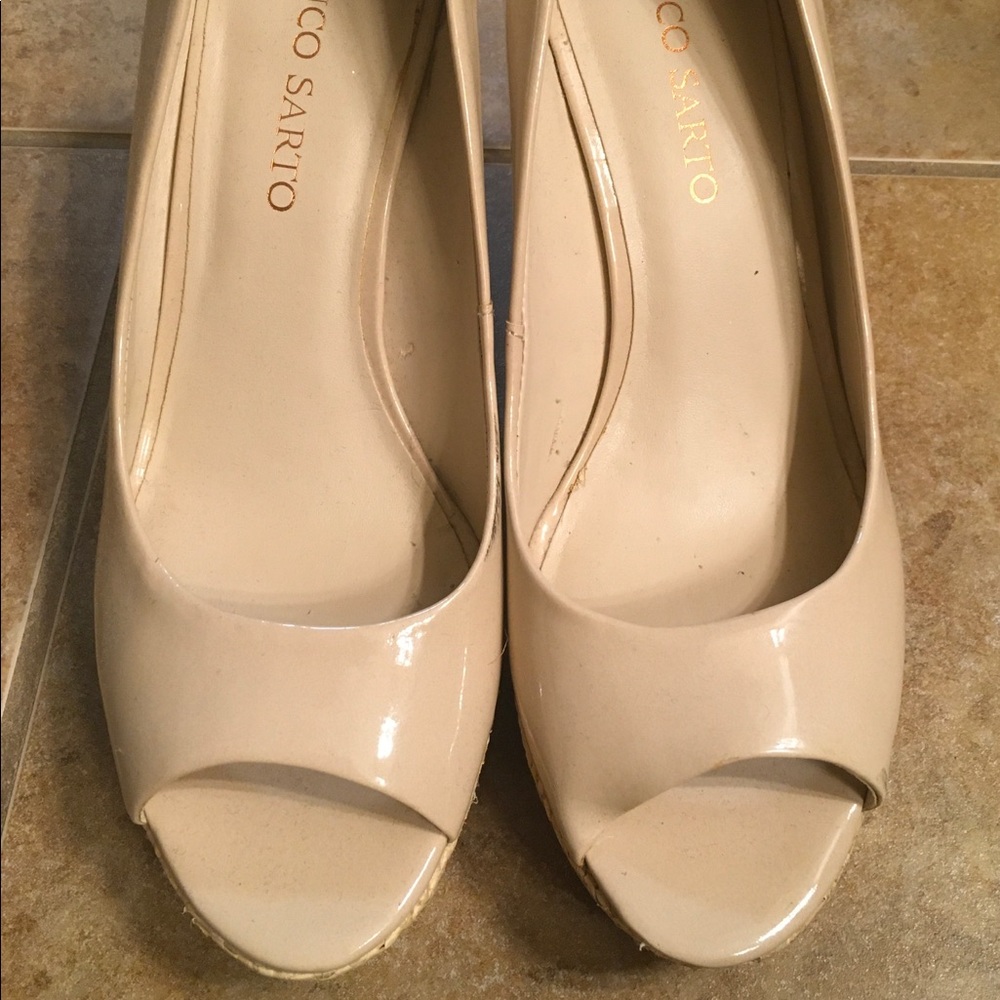 Peep toe, patent wedge.